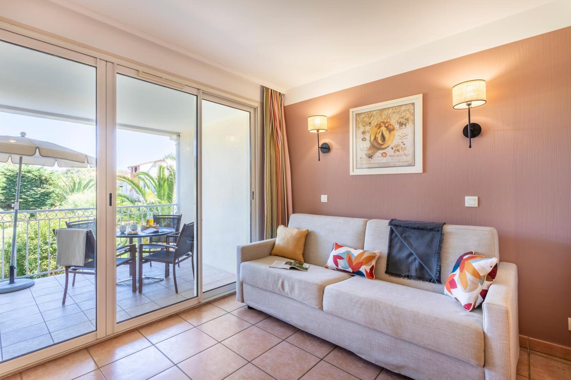Appart hôtel Résidence Pierre&vacances Le Hameau De La Pinède 3*