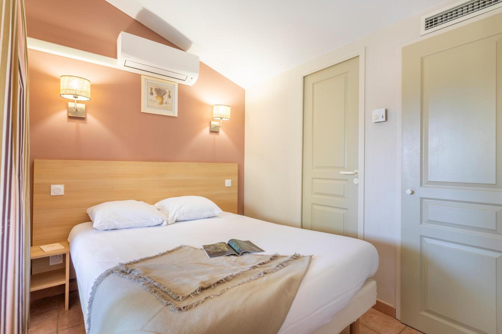 Appart hôtel Résidence Pierre&vacances Le Hameau De La Pinède 3*