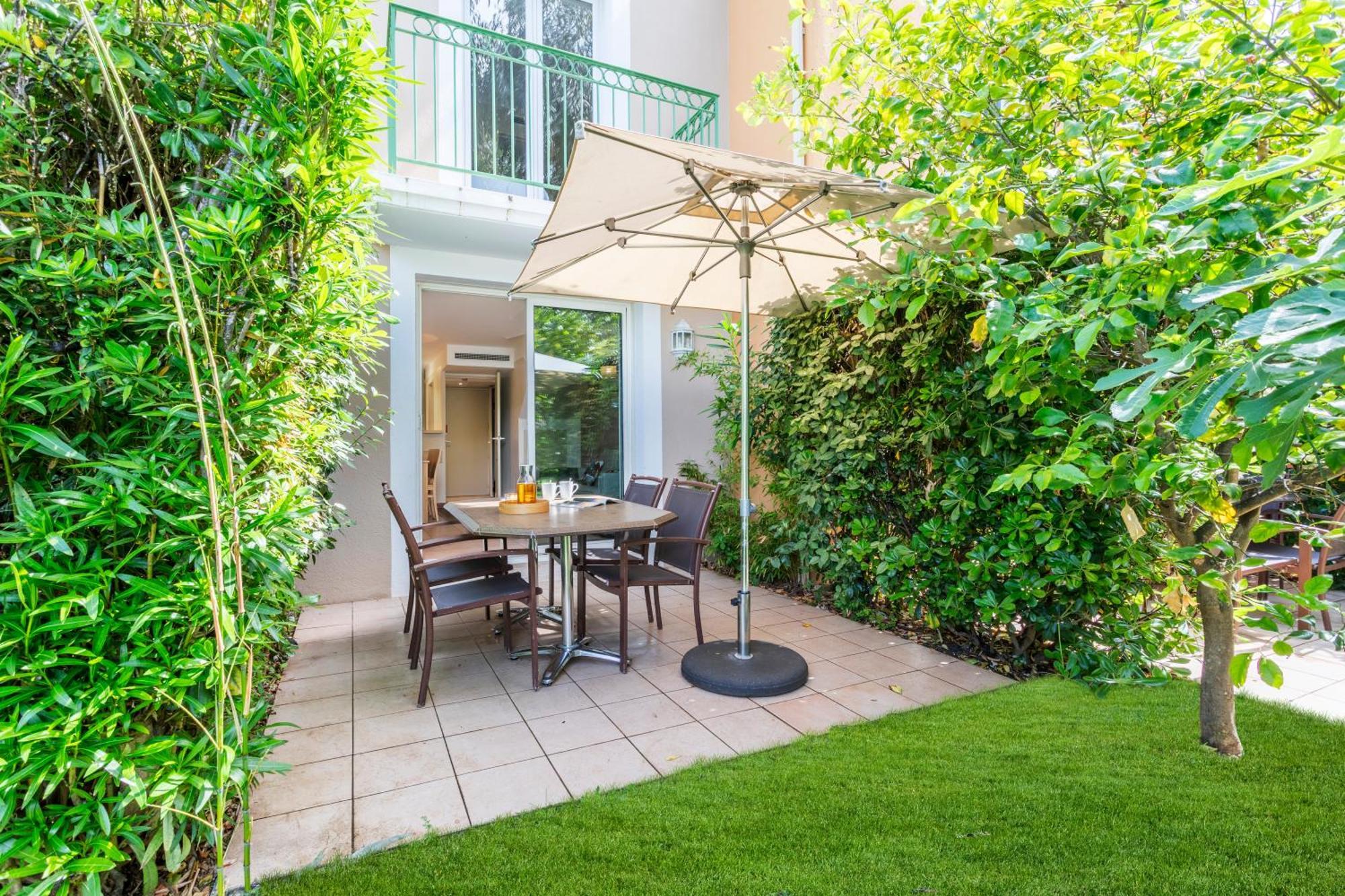 Résidence Pierre&vacances Le Hameau De La Pinède Appart hôtel Hyères